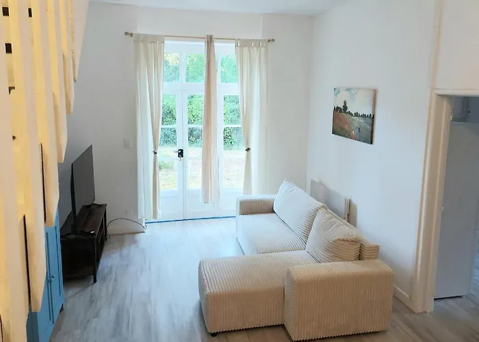 La Maison De Valentine Гостевой дом Theneuille